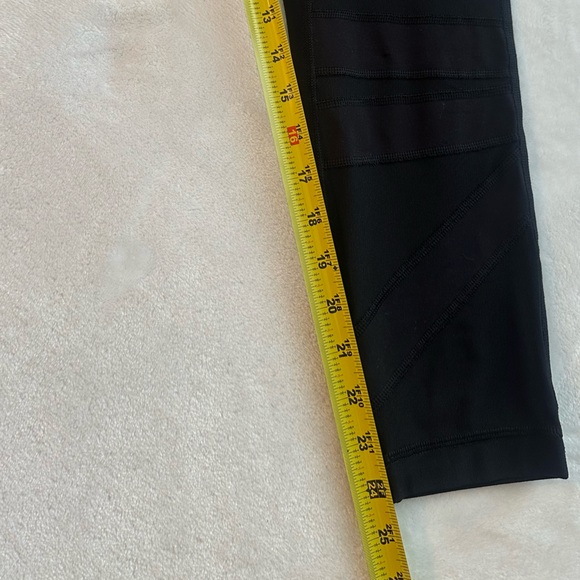 Lululemon size 8 Wunder Under mesh leggings. - Picture 7 of 11